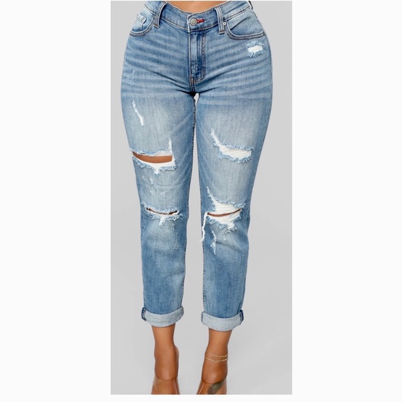 Fashion Nova Denim - Distressed jeans